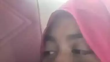 Chubby hijab girl boob sucking viral outdoor sex