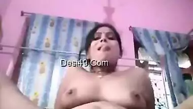 Today Exclusive- Sexy Priya Bhabhi Showing Her Boobs And Pussy On Video Call