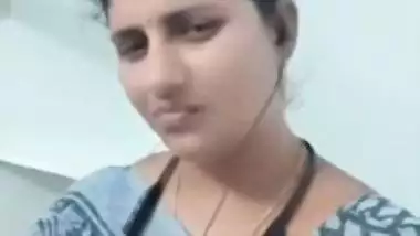 Shy bhabhi flashes boobs on private cam nude show